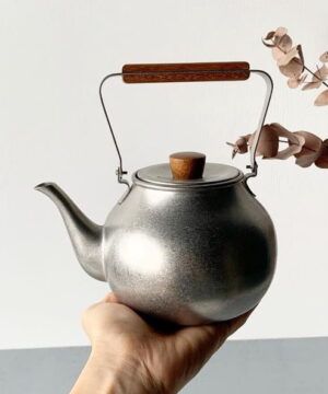 Round Stainless Steel Japanese Tea Pot with wood handle