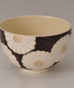 KyoKiyomizu ware White Chrysanthemum Purple Ground Match Bowl design