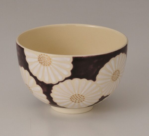 KyoKiyomizu ware White Chrysanthemum Purple Ground Match Bowl design