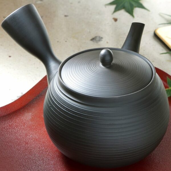 Red Tokoname ware Tea kikkuri kyusu teapot - Made in Japan Product Image