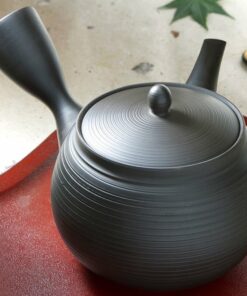 Red Tokoname ware Tea kikkuri kyusu teapot - Made in Japan Product Portrait
